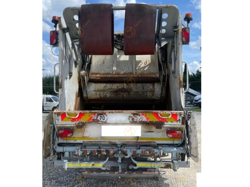 mercedes econic ribassata usato compattatore farid zoeller group t1 camion rifiuti 